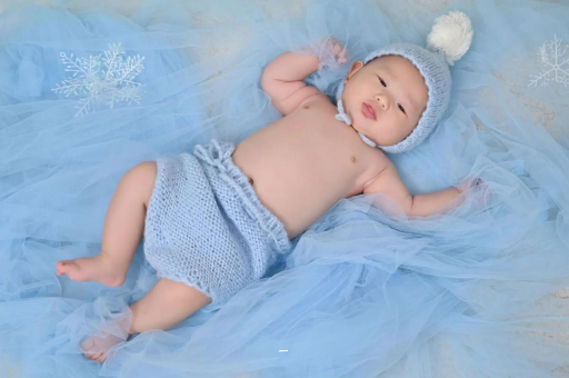 包生男孩正规公司摸孕妇肚子沾喜气